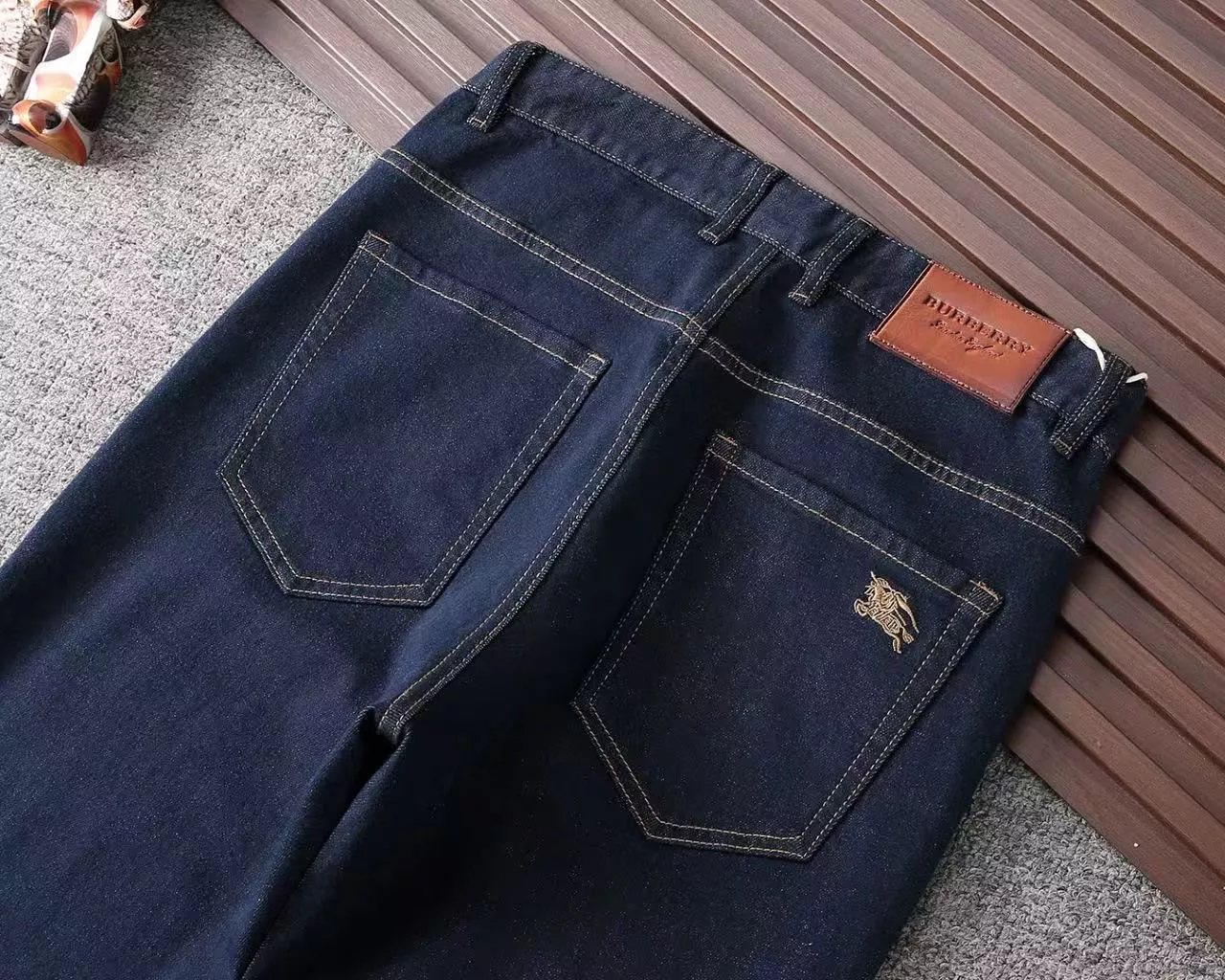 burberry jeans pour homme s_12b262b:Burberry jeans slim jean4